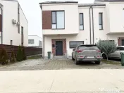 Oportunitate de Investiție – Casă Duplex în Complexu... 