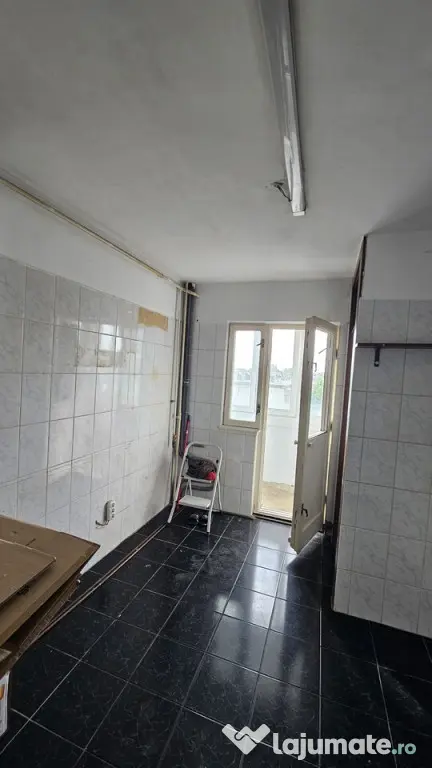 Apartament 2 camere 9 MAI – balcon 10 mp, centrală