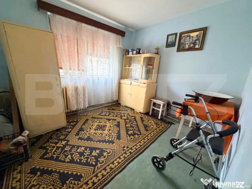 Apartament cu 3 camere, 47mp, etaj intermediar, Cugir - Cugir (Alba)
