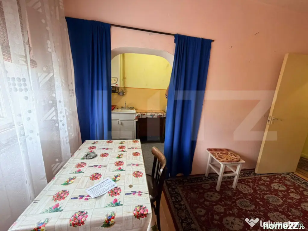 Apartament cu 3 camere, 47mp, etaj intermediar, Cugir - Cugir (Alba)