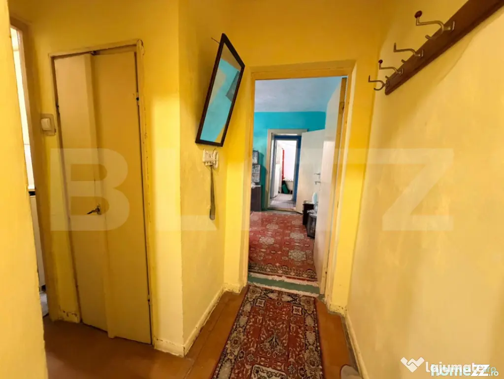 Apartament cu 3 camere, 47mp, etaj intermediar, Cugir - Cugir (Alba)