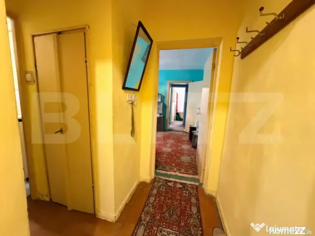 Apartament cu 3 camere, 47mp, etaj intermediar, Cugir - Cugir (Alba)