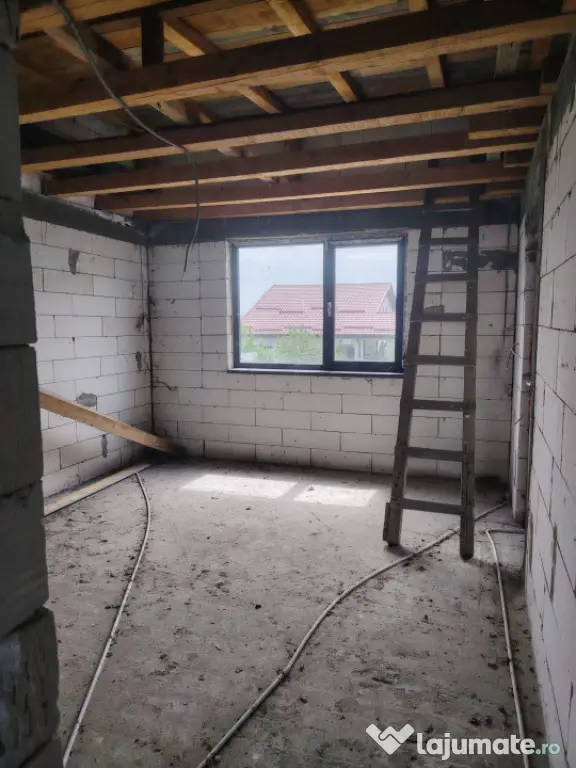 Casă tip duplex de vânzare, 144 mp, zona Jumbo Craiova