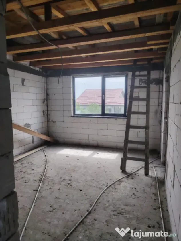 Casă tip duplex de vânzare, 144 mp, zona Jumbo Craiova