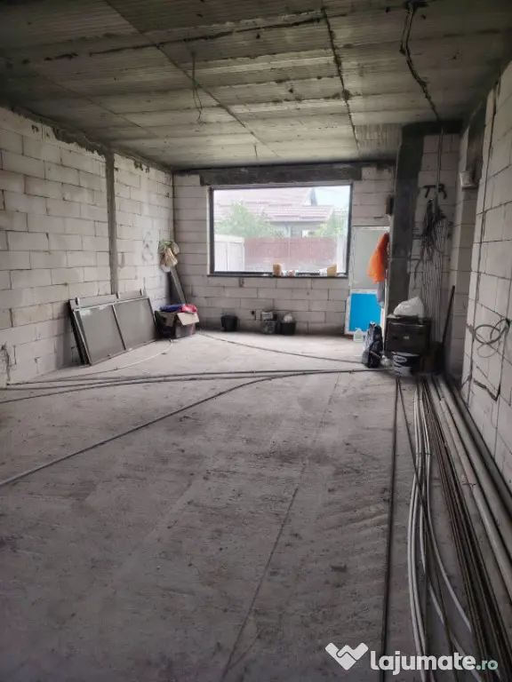 Casă tip duplex de vânzare, 144 mp, zona Jumbo Craiova