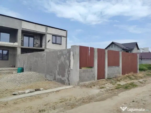 Casă tip duplex de vânzare, 144 mp, zona Jumbo Craiova