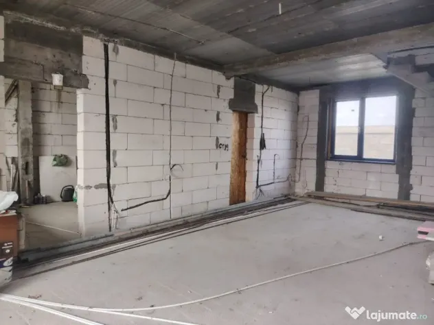 Casă tip duplex de vânzare, 144 mp, zona Jumbo Craiova
