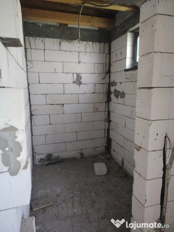 Casă tip duplex de vânzare, 144 mp, zona Jumbo Craiova