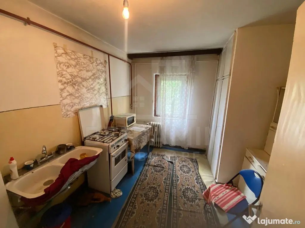 Apartament 2 camere semidecomandat spatios 56mp Rovine MOL