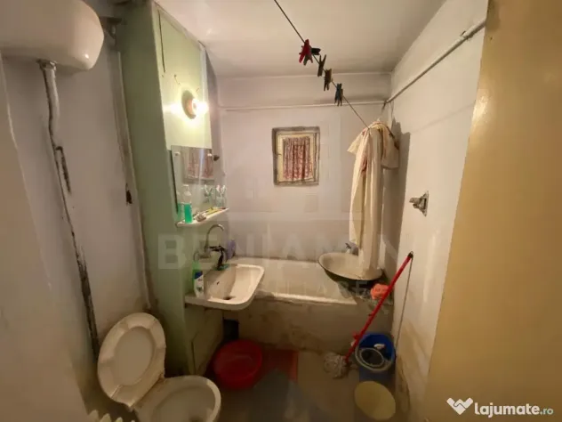 Apartament 2 camere semidecomandat spatios 56mp Rovine MOL