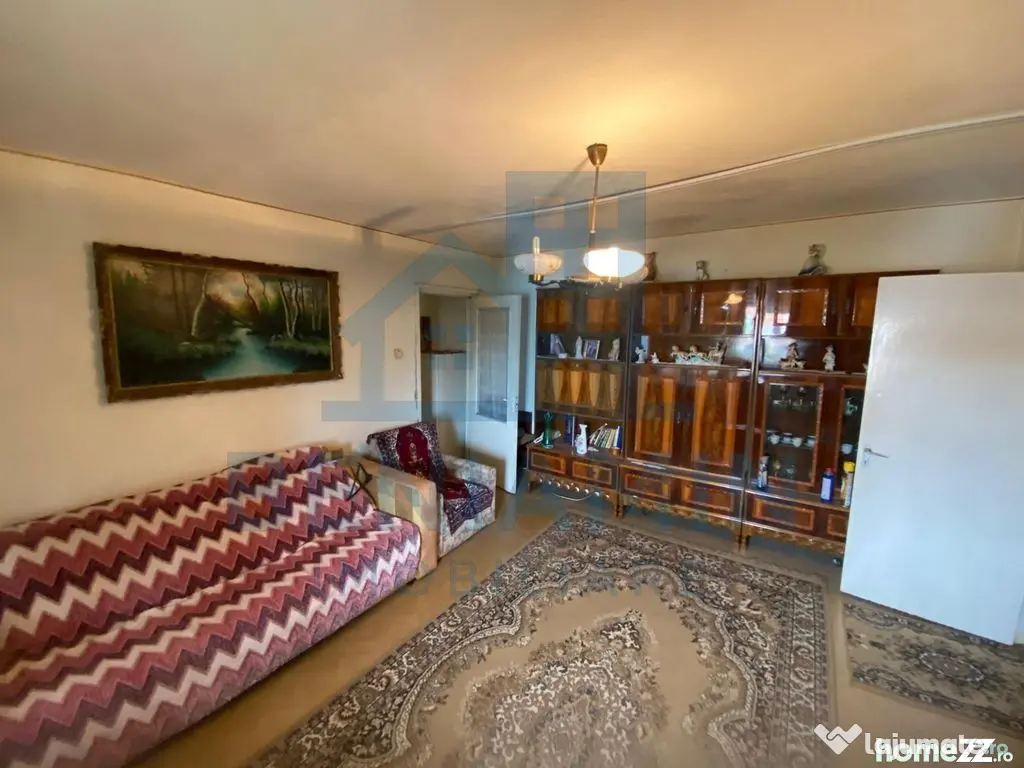 Apartament 2 camere semidecomandat spatios 56mp Rovine MOL