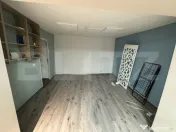 Spatiu comercial, 100 mp cladire, 200 mp curte/parcare, zona 