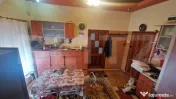 Apartament 2 camere decomandat cu 104 mp teren in acte etaj