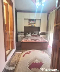 Apartament 2 camere decomandat cu 104 mp teren in acte etaj