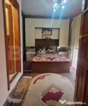 Apartament 2 camere decomandat cu 104 mp teren in acte etaj