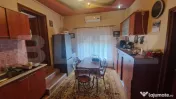 Apartament 2 camere decomandat cu 104 mp teren in acte etaj