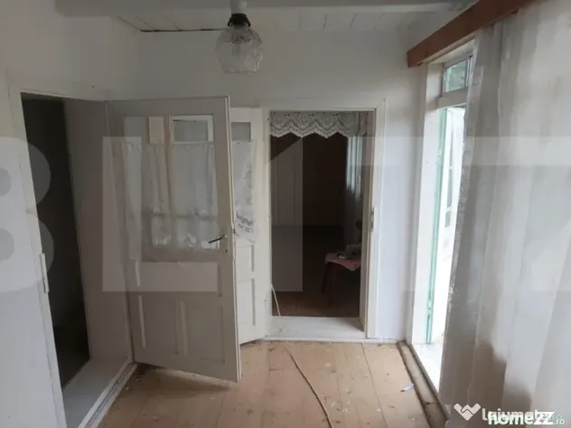 Casă + 2.700 mp teren în Leorda - La strada principală -