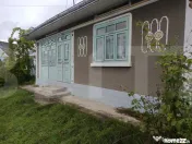 Casă + 2.700 mp teren în Leorda - La strada principală - 