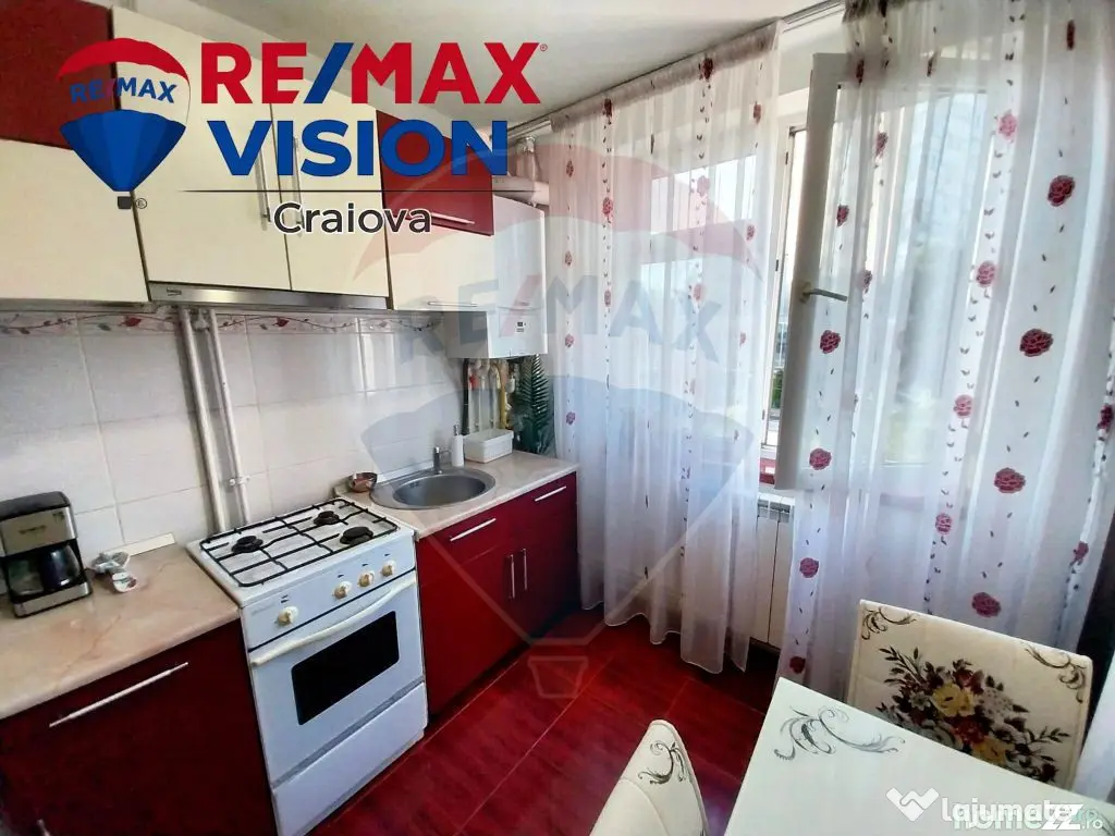 Apartament 3 camere Craiova, etaj intermediar, N. Titulescu