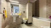 Apartament 3 camere, semidecomandat - zona Tractorul/ Top City 