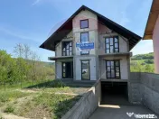 Casă cu 7 camere de vânzare Preutești jud Suceava 