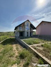 Casă cu 7 camere de vânzare Preutești jud Suceava 