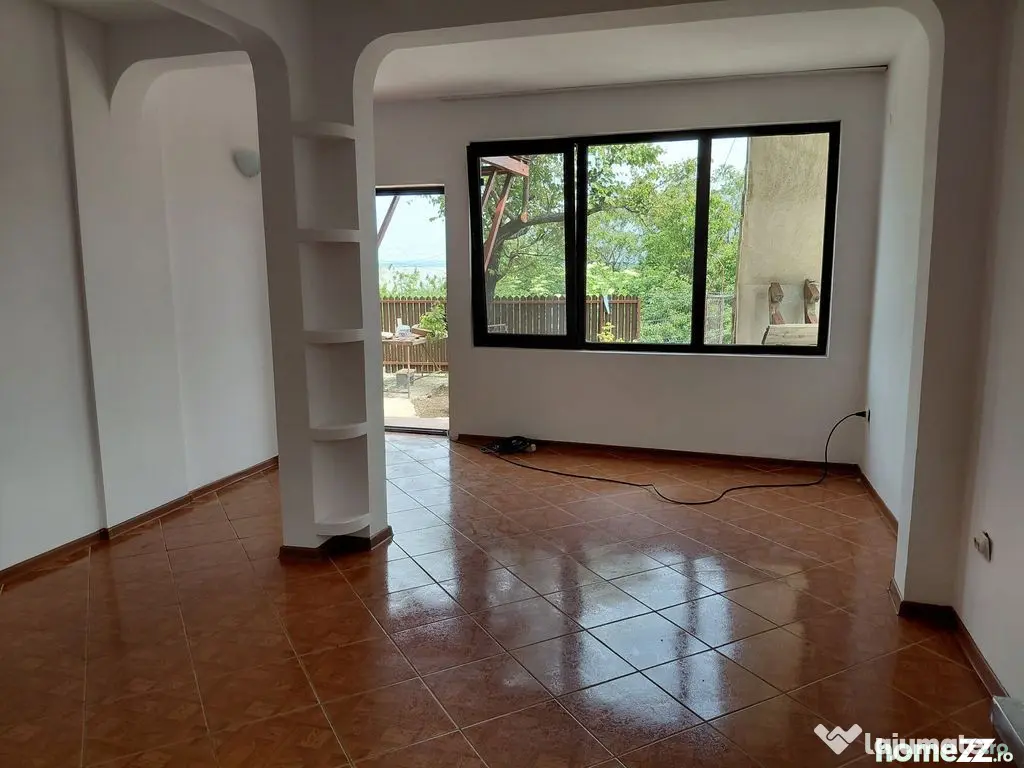 Casa P+1 zona Traian cu vedere la Brates - Galati (Galati)