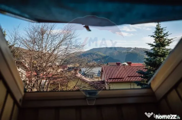 Casă / Vilă cu 10 camere de vânzare în zona Nord-Vest