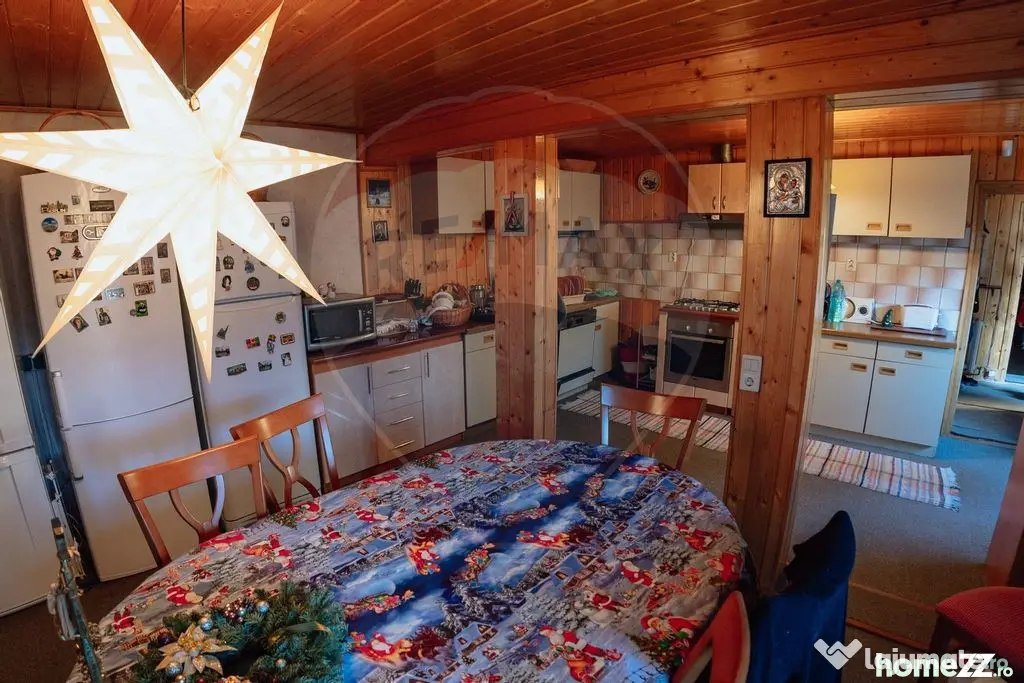 Casă / Vilă cu 10 camere de vânzare în zona Nord-Vest