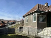 Casa la tara, 4000mp teren, utilitati, acces A10, sat Dumbra 