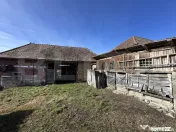 Casa la tara, 4000mp teren, utilitati, acces A10, sat Dumbra 