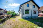Casă Nouă „la Roșu” cu Teren Generos – Șoimoș, Ar 