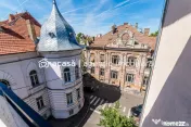Apartament ultracentral cu 4 camere renovat recent Comisi... 