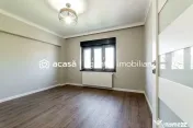 Apartament ultracentral cu 4 camere renovat recent Comisi... 