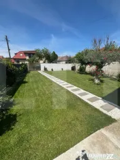 Casa in Vlaicu cu terasa , balcon si iarba verde 