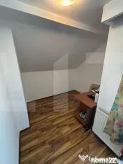 Casa in Vlaicu cu terasa , balcon si iarba verde 