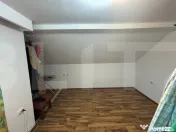 Casa in Vlaicu cu terasa , balcon si iarba verde 