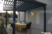 Casa in Vlaicu cu terasa , balcon si iarba verde 