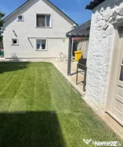 Casa in Vlaicu cu terasa , balcon si iarba verde 