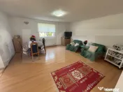 Casa in Vlaicu cu terasa , balcon si iarba verde 