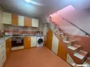 Casa cu etaj, 5 camere, 140 mp utili, Zona Șarât, Câmpia 