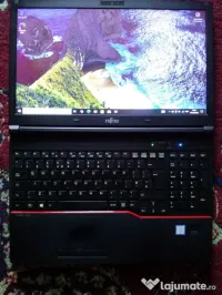 Laptop Fujitsu E557 