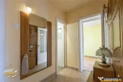 FILM:Apartament cu 4 camere,2 bai,2 balcoane,2 garaje,Targu