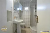 FILM:Apartament cu 4 camere,2 bai,2 balcoane,2 garaje,Targu