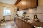 FILM:Apartament cu 4 camere,2 bai,2 balcoane,2 garaje,Targu 