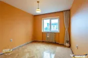 FILM:Apartament cu 4 camere,2 bai,2 balcoane,2 garaje,Targu 