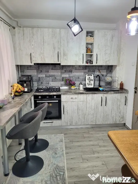 Apartament 2 camere, decomandat - zona Astra