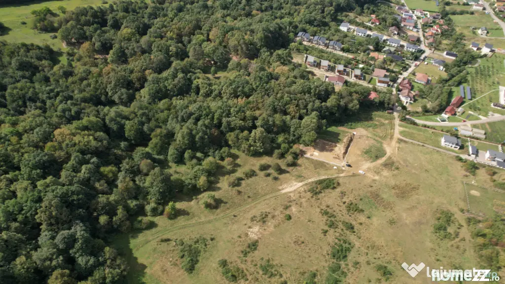 Teren intravilan pentru 4 imobile a cate 6 unitati, zona Epi