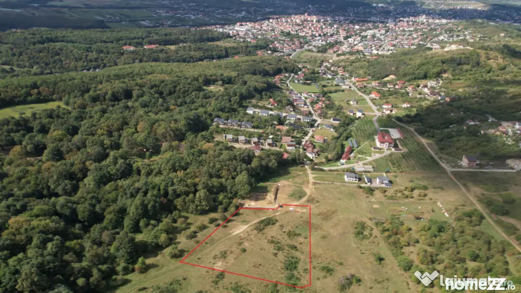 Teren intravilan pentru 4 imobile a cate 6 unitati, zona Epi