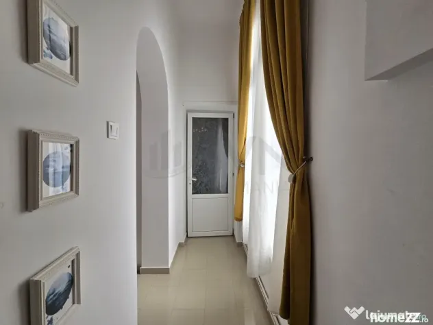 Garsoniera cu centrala proprie l complet mobilata si util...